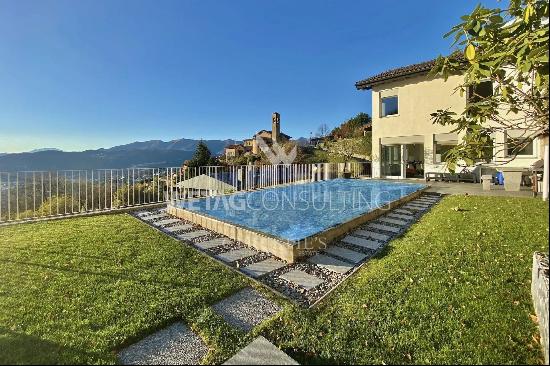 Pool & view of Lake Lugano: modern villa in Lugano-Cureggia for sale