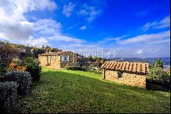 Marvelous newly restored farmhouse close to Montalcino