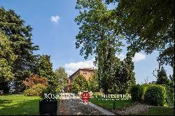 CASTLE HOTEL FOR SALE PIEDMONT MONFERRATO