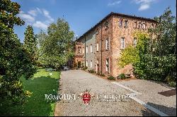 CASTLE HOTEL FOR SALE PIEDMONT MONFERRATO