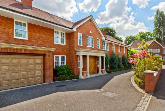 A beautiful 7 bedroom house to rent in Hampstead, N2