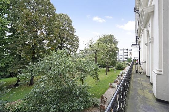 A stunning first floor  2 bedroom apartment to rent in Notting Hill W11