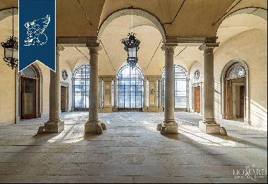 Luxurious apartment for sale in Palazzo Serristori