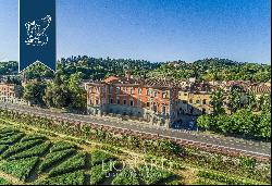 Apartment building for sale by Florence's river Arno