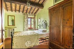 Ref. 6497 Panoramic and exclusive farmhouse with land in Pienza