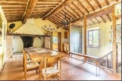 Ref. 6497 Panoramic and exclusive farmhouse with land in Pienza