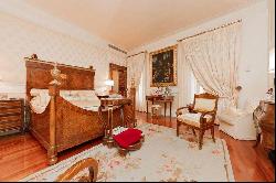 Ref. 3222 Elegant building in the historic center of Rome