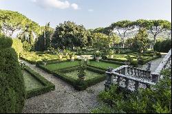 Ref. 1868  Prestigious historic villa in Florence 