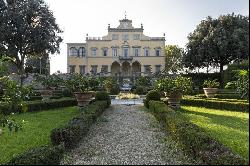 Ref. 1868  Prestigious historic villa in Florence 