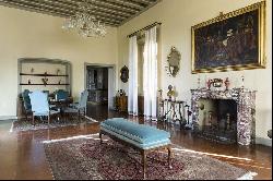 Ref. 1868  Prestigious historic villa in Florence 