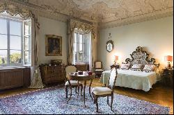 Ref. 1868  Prestigious historic villa in Florence 