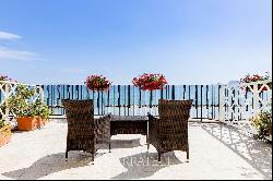 Ref.8922  Seafront hotel with private beach in Formia