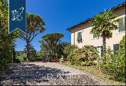 Prestigious villa with a tower for sale in Lucca