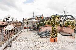 Ref. 2326 Penthouse for sale in the historic center of Roma