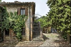 Ref. 6078 Beautiful farmhouse for sale in Montepulciano