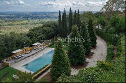 Majestic historical villa in the heart of Tuscany