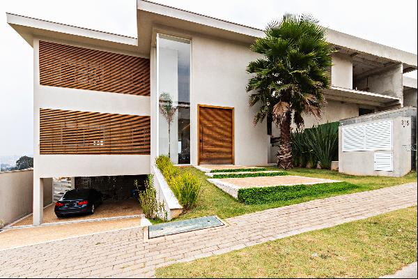 House in the Residencial Tamboré 10 gated community