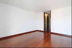 Flat, 4 bedrooms, for Sale