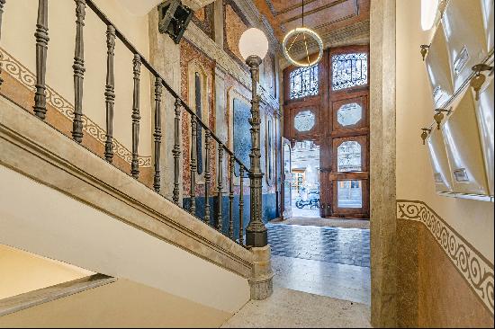 Duplex loft with private garden in the very heart of Barcelona, one block fr ...
