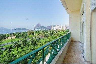 Classic apartment in front of Flamengo Park