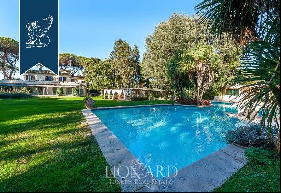 Luxury villa on the prestigious Appia Antica road