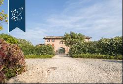 Luxury villa with swimming pool near Reggio Emilia