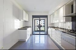 Flat, 5 bedrooms, for Sale