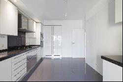 Flat, 5 bedrooms, for Sale