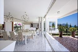 Gorgeous Seafront Villa to Fall in Love With