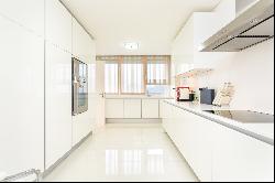 Flat, 5 bedrooms, for Sale