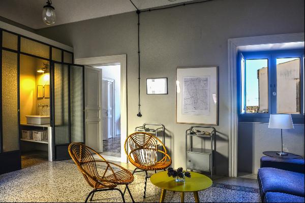 Renovated apartments with the original floors in Noto