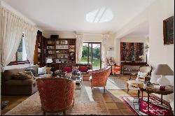 BASSUSSARRY, BRIGHT 254 sqm HOUSE WITH POOL