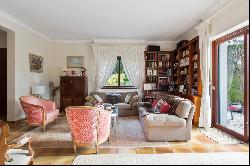 BASSUSSARRY, BRIGHT 254 sqm HOUSE WITH POOL