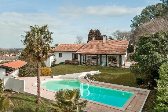 BASSUSSARRY, BRIGHT 254 sqm HOUSE WITH POOL