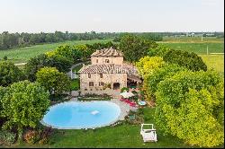 Ancient charming property on the hills of Piacenza