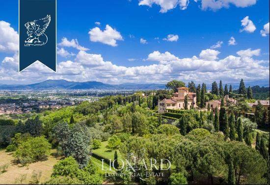 Refined estate for sale in Tuscany