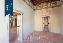 Historical refined estate a few steps away from Como's cathedral and the shores of the lak