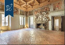 Historical refined estate a few steps away from Como's cathedral and the shores of the lak