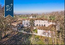 Fantastic period estate with pool for sale in Lodi's leafy countryside