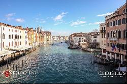 LUXURY APARTMENT FOR SALE GRAND CANAL VENICE