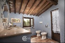 Ref. 8669 Villa with a view of the Tuscan Archipelago.