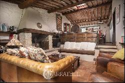 Ref. 8669 Villa with a view of the Tuscan Archipelago.