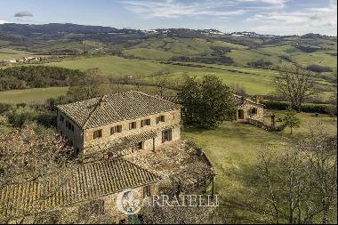 Ref. 8031 Farm with hunting reserve in Siena