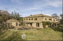 Ref. 8031 Farm with hunting reserve in Siena