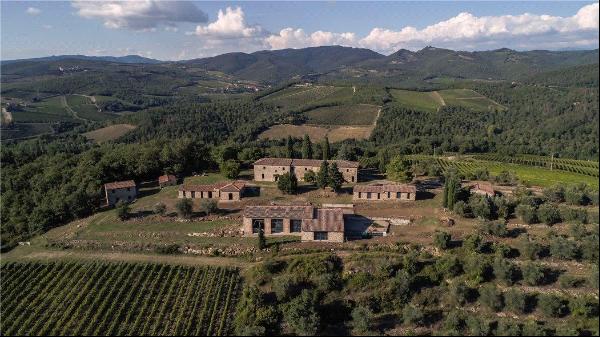 Restoration project in a fantastic panoramic position near Gaiole in Chianti.