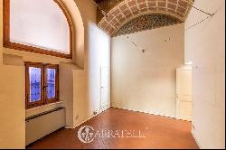 Ref. 3589 Fantastic apartment with garden in tower - Florence