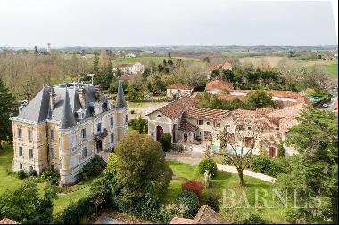 EMPIRE CHATEAU WITH OUTBUILDINGS 45 MINUTES FROM BIARRITZ