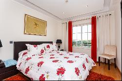 Flat, 3 bedrooms, for Sale