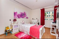 Flat, 3 bedrooms, for Sale