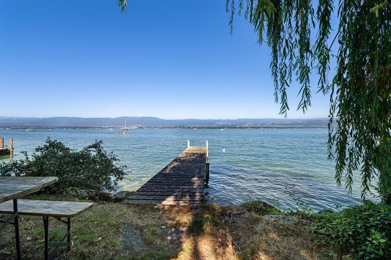 Nernier lake front villa Geneva